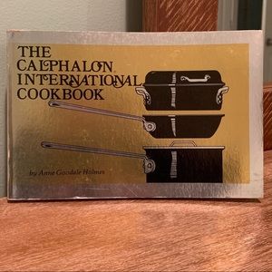 🏷️ Vintage Calphalon Cookbook 1981